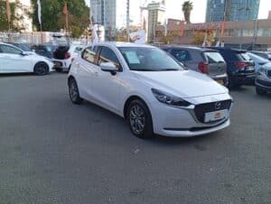 מאזדה 2 22 לבנה