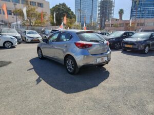 מאזדה 2 23 אפורה2